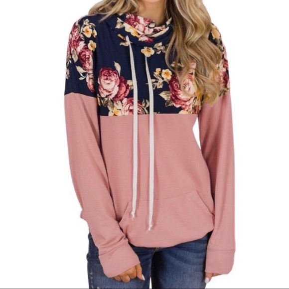 Tops - ✨LAST ONE!✨ Mock neck floral pullover